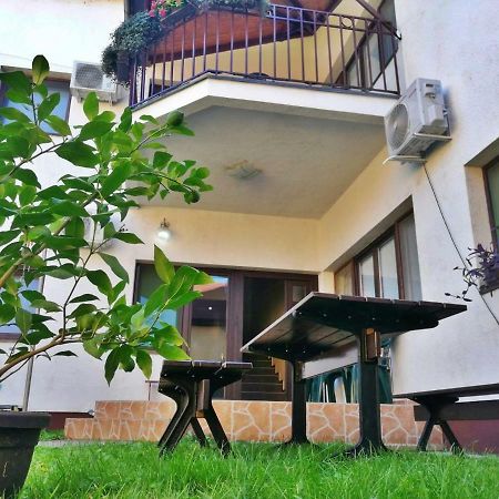 Apartmani Sunflower เซรมสกี คาร์ลอฟซี ภายนอก รูปภาพ