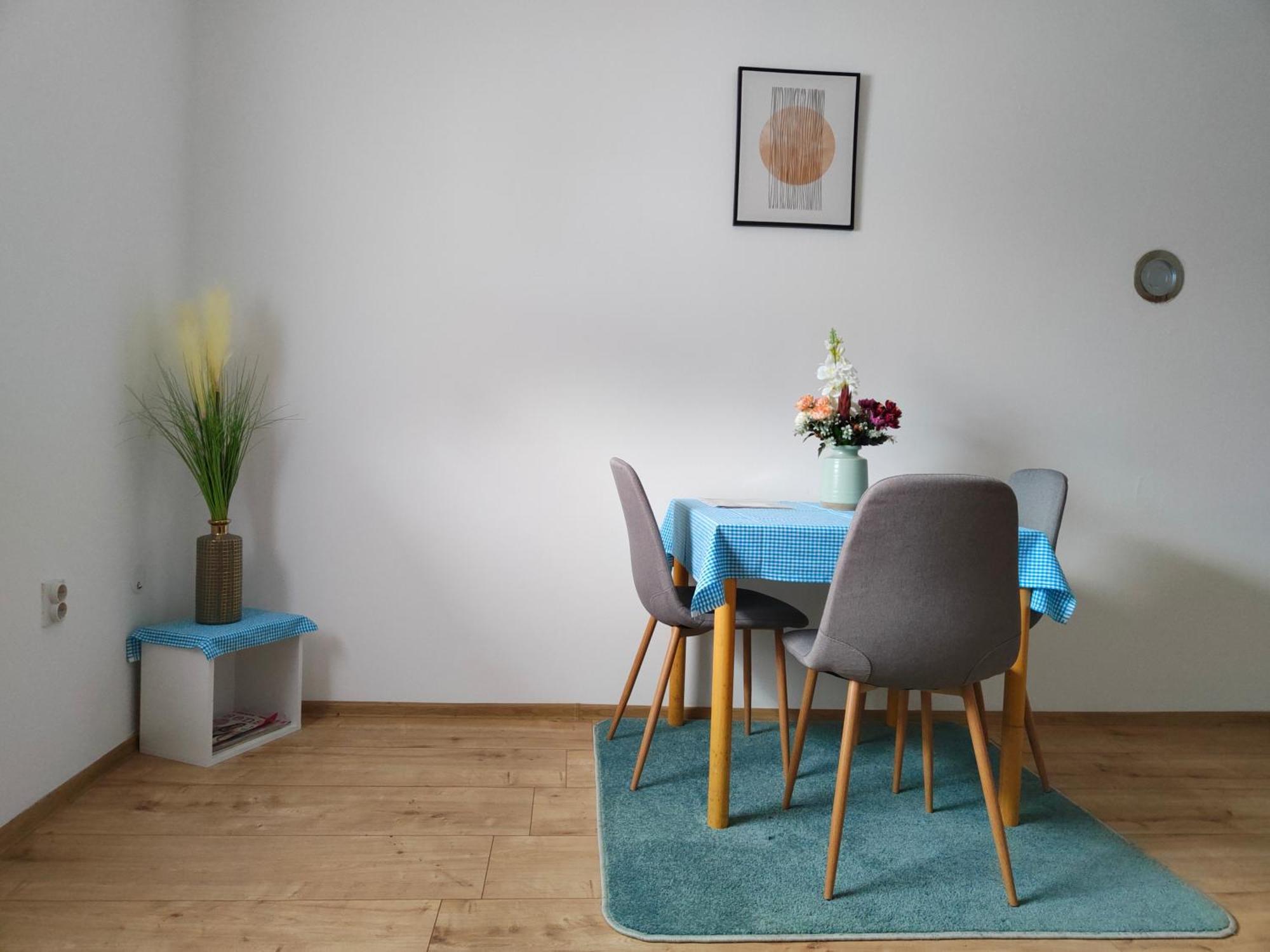 Apartmani Sunflower เซรมสกี คาร์ลอฟซี ภายนอก รูปภาพ