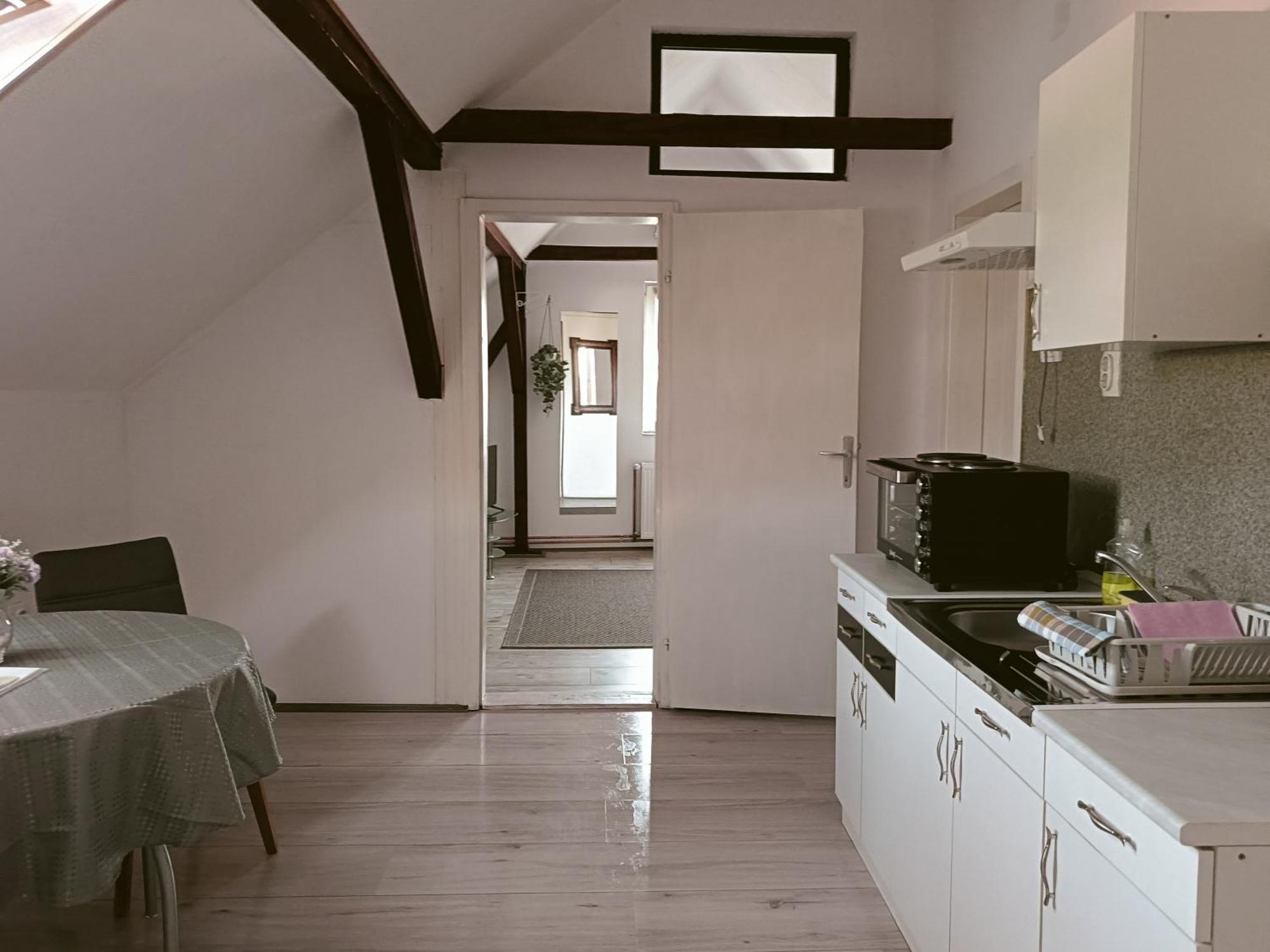 Apartmani Sunflower เซรมสกี คาร์ลอฟซี ภายนอก รูปภาพ